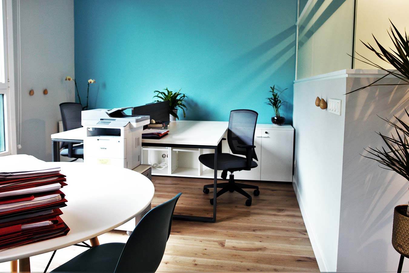 Features split image 03